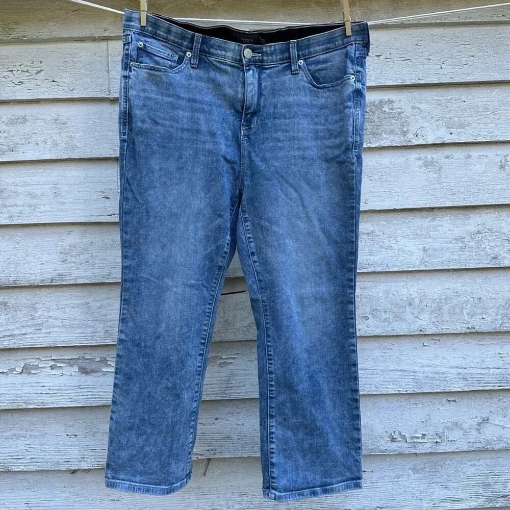 Torrid Womens Jeans Bombshell straight leg midrise stonewash casual plus size